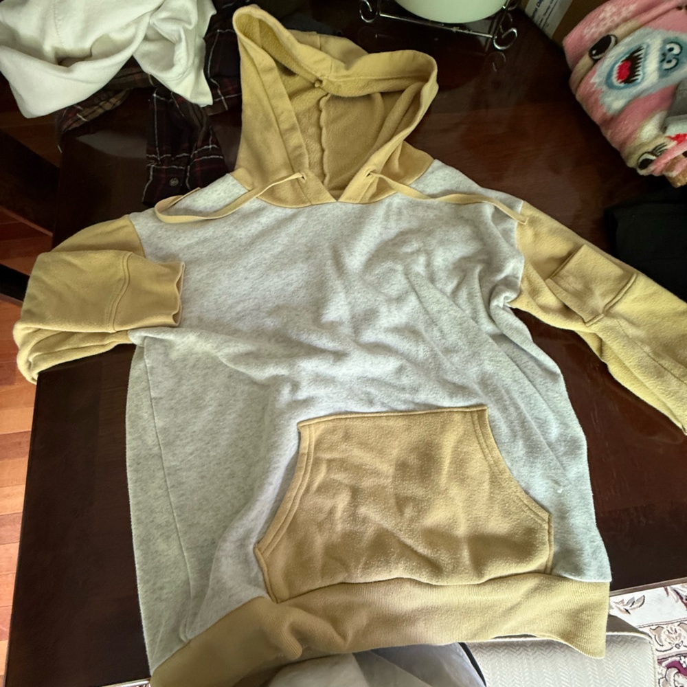 American Eagle Outfitters Gray and Tan Sweater Pullover